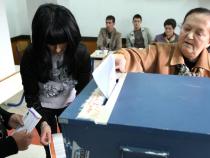 Bosnian Serbs vote in referendum banned by top court Bosnian Serbs vote in referendum banned by top court