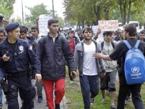Hundreds of migrants marching toward Hungary Hundreds of migrants marching toward Hungary