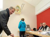 Exit poll, Nationalist party enters 3 German legislatures Exit poll, Nationalist party enters 3 German legislatures