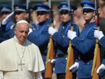 Pope urges Bosnians to work for peace, reconciliation Pope urges Bosnians to work for peace, reconciliation