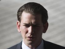 Migrants: Austria calls for refugee centres outside EU Migrants: Austria calls for refugee centres outside EU
