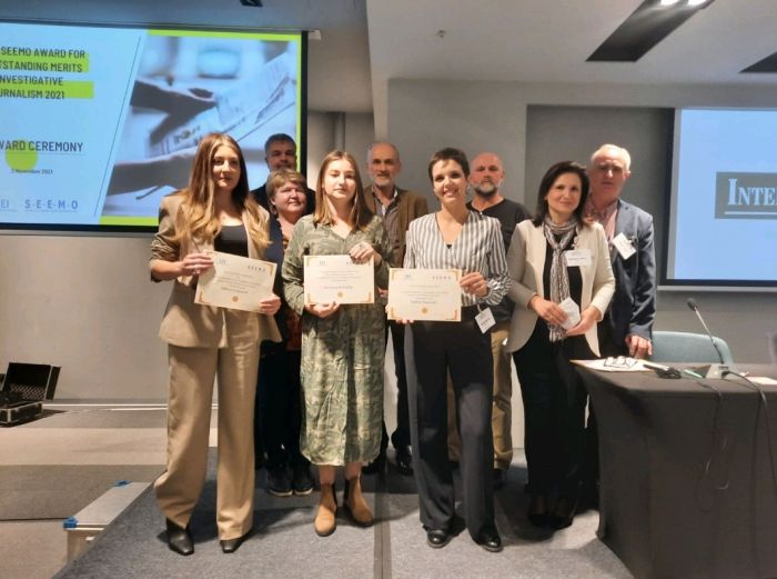 winners of 2021 CEI SEEMO Award for Outstanding Merits in Investigative Journalism
